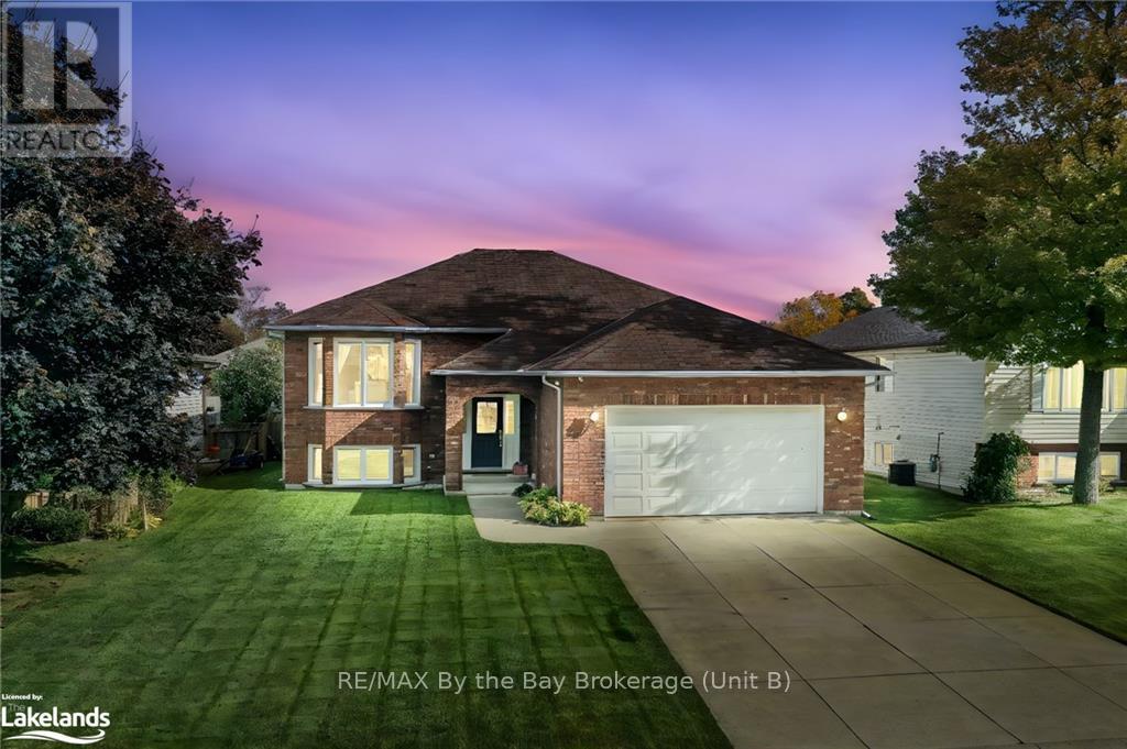 13 Riverdale Drive, Wasaga Beach, Ontario  L9Z 1E9 - Photo 1 - S10440452