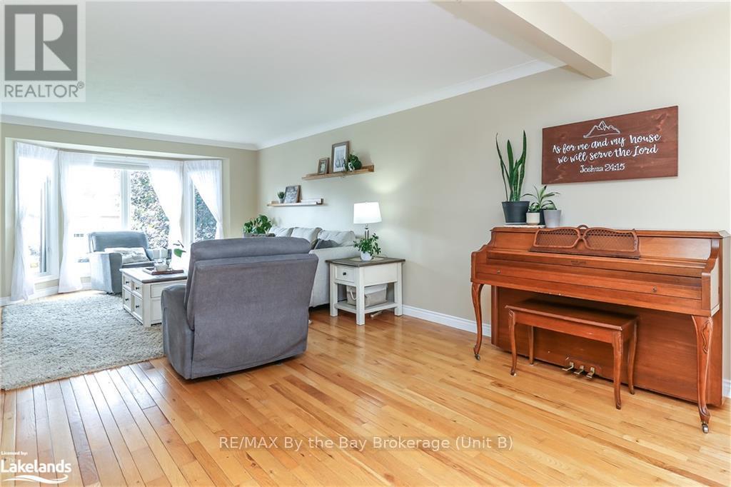 13 Riverdale Drive, Wasaga Beach, Ontario  L9Z 1E9 - Photo 10 - S10440452