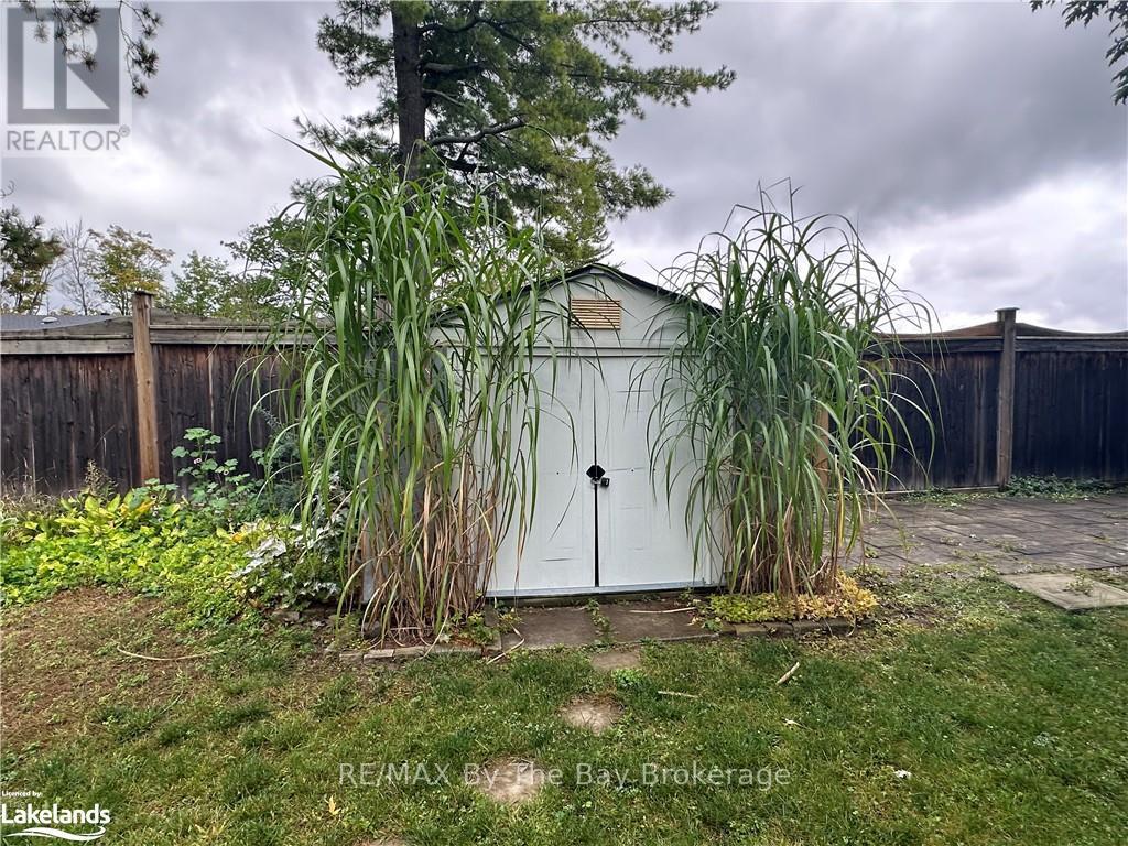 27 Shaw Street, Wasaga Beach, Ontario  L9Z 1K3 - Photo 14 - S10438898