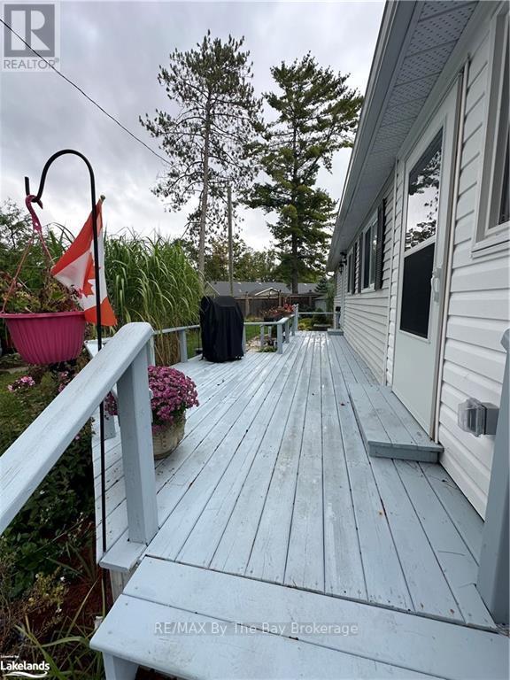 27 Shaw Street, Wasaga Beach, Ontario  L9Z 1K3 - Photo 2 - S10438898