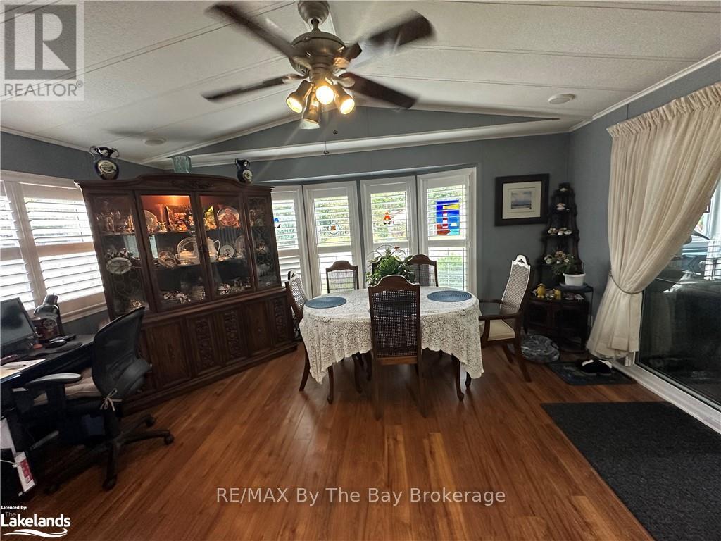 27 Shaw Street, Wasaga Beach, Ontario  L9Z 1K3 - Photo 7 - S10438898