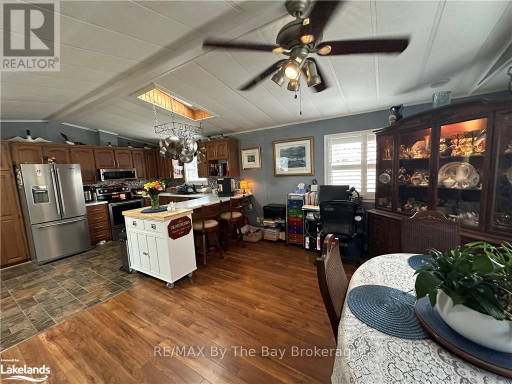 27 Shaw Street, Wasaga Beach, Ontario  L9Z 1K3 - Photo 8 - S10438898