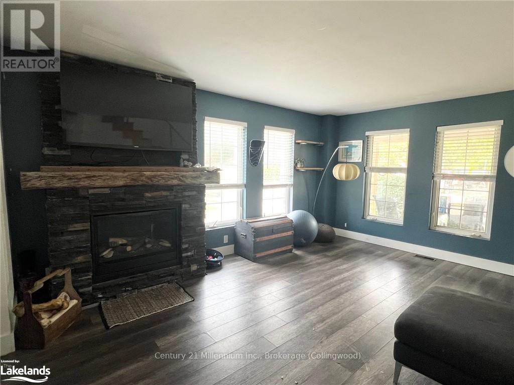 22 Market Street, Collingwood, Ontario  L9Y 3M6 - Photo 5 - S10895636