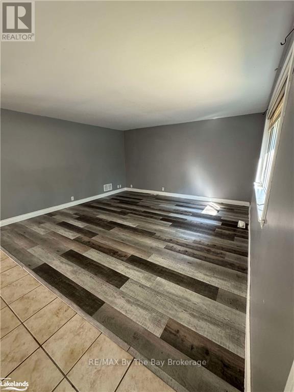 56 Smallman Drive, Wasaga Beach, Ontario  L9Z 1L1 - Photo 5 - S10895533