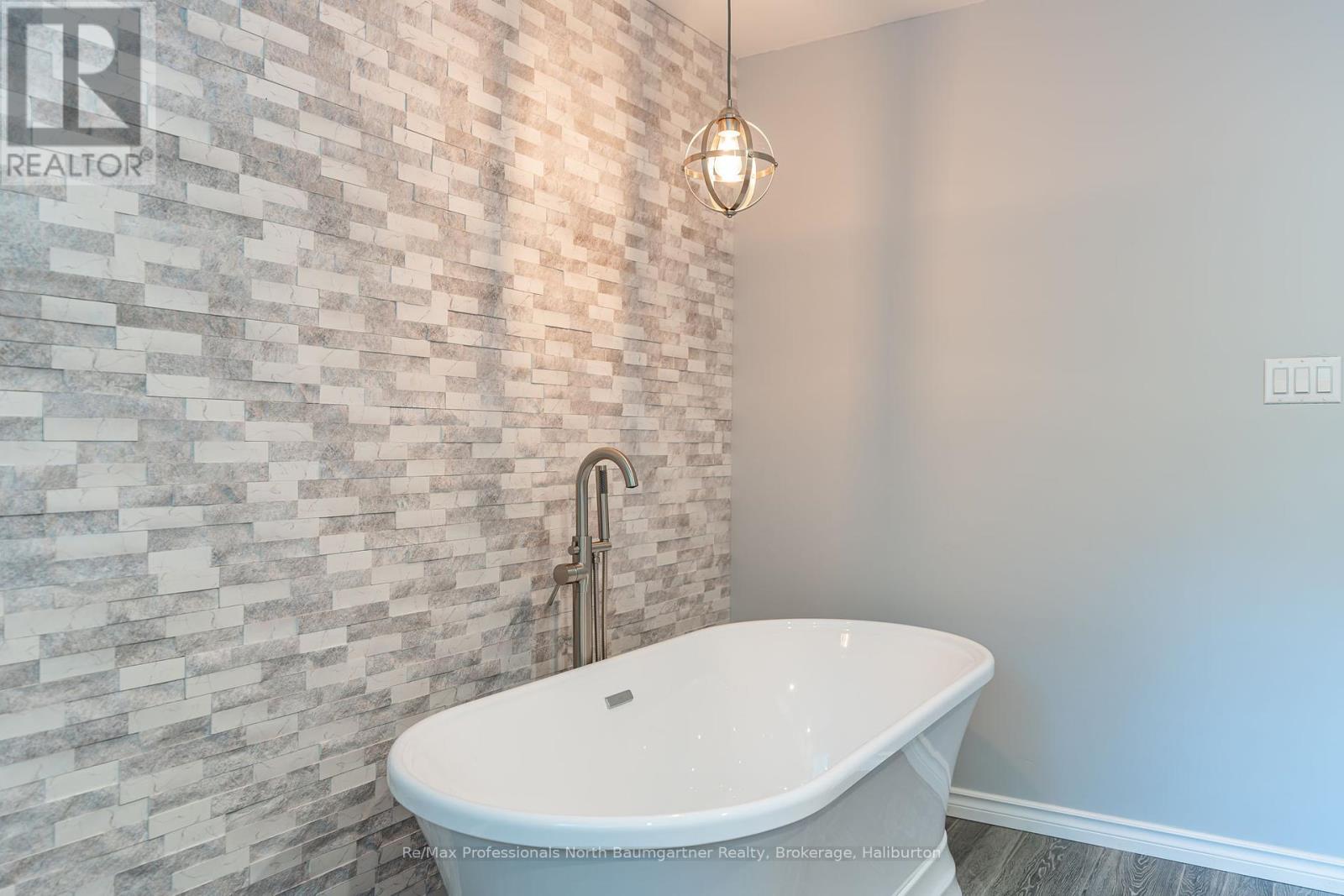 1625 Hunter Creek Road, Minden Hills, Ontario  K0M 2K0 - Photo 21 - X10434162