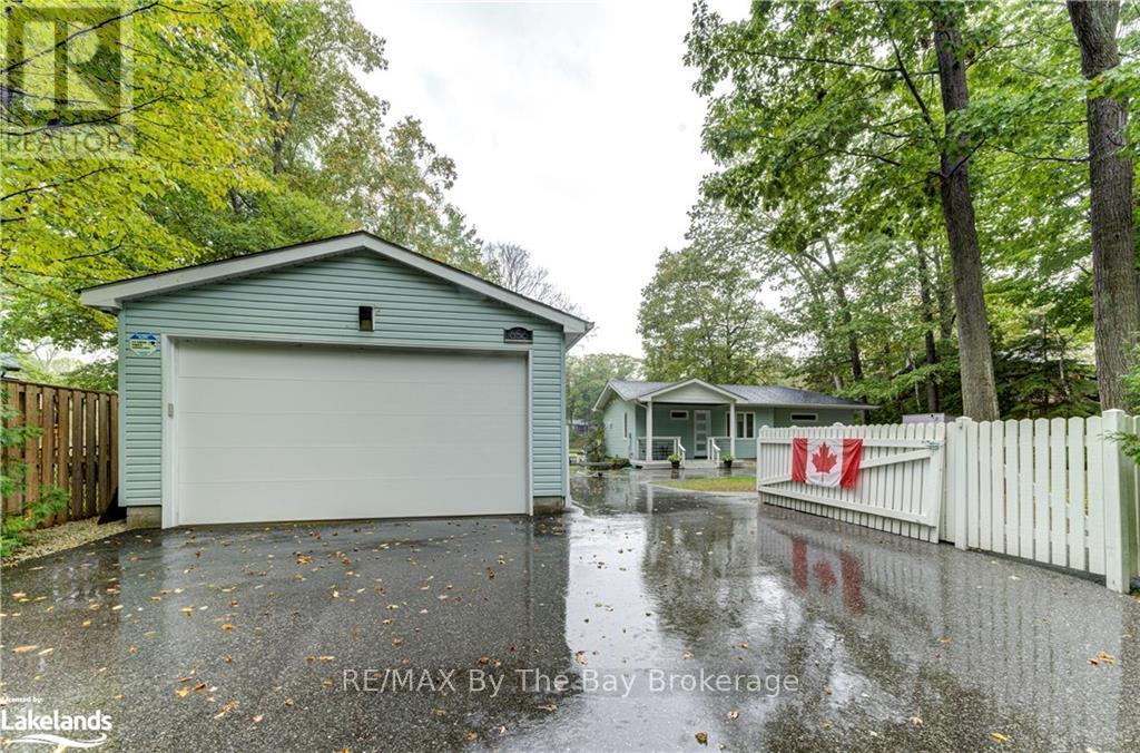 656 Oxbow Park Drive, Wasaga Beach, Ontario  L9Z 2V2 - Photo 3 - S10438394