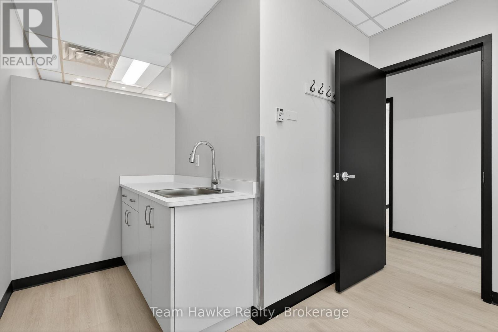 204 - 240 Penetanguishene Road, Midland, Ontario  L4R 4P4 - Photo 33 - S10437600