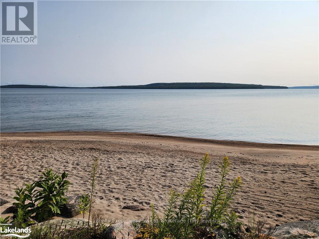 103 Kchi Sin Miikan, Christian Island 30, Ontario  L9M 0A9 - Photo 5 - S10437505