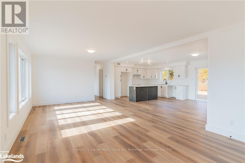 1026 Piper Glen Road, Minden Hills, Ontario  K0M 2K0 - Photo 7 - X10437058