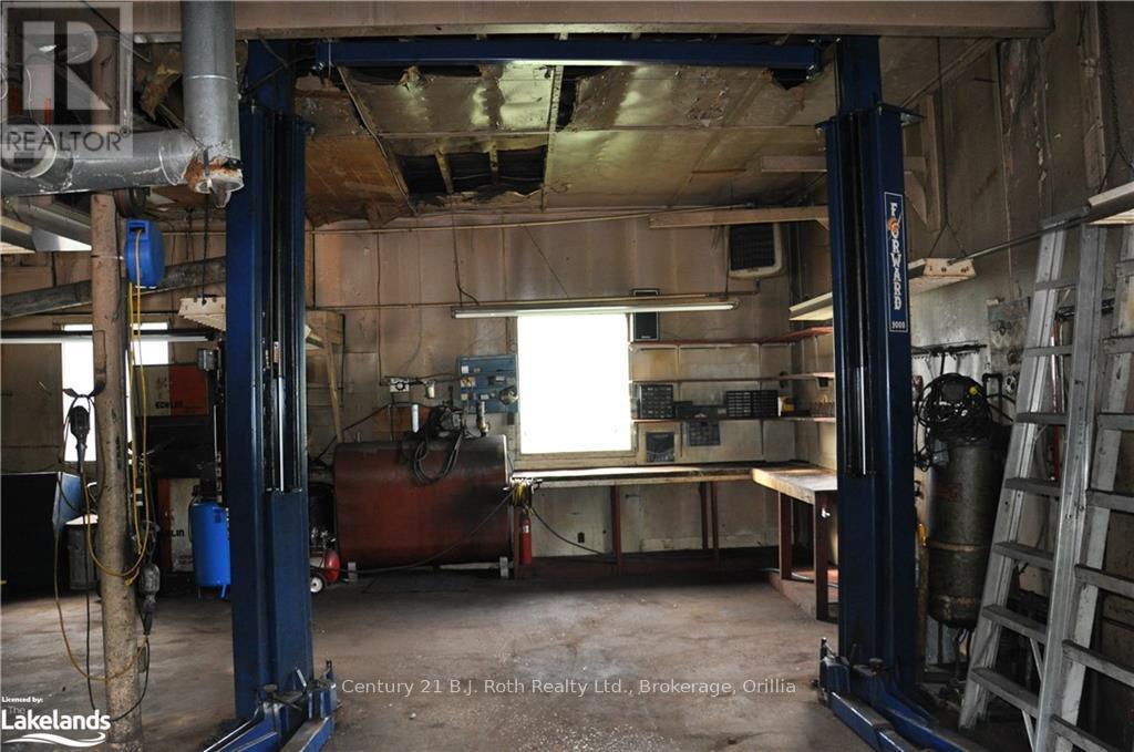 837 Memorial Avenue, Orillia, Ontario  L3V 0T7 - Photo 13 - S10436489