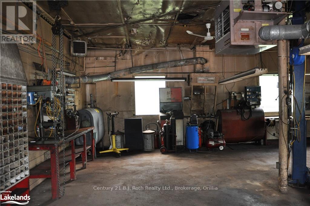 837 Memorial Avenue, Orillia, Ontario  L3V 0T7 - Photo 14 - S10436489