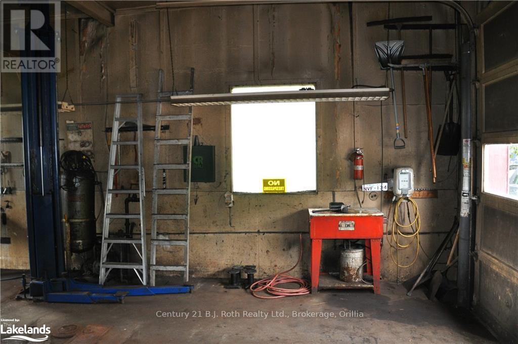 837 Memorial Avenue, Orillia, Ontario  L3V 0T7 - Photo 15 - S10436489