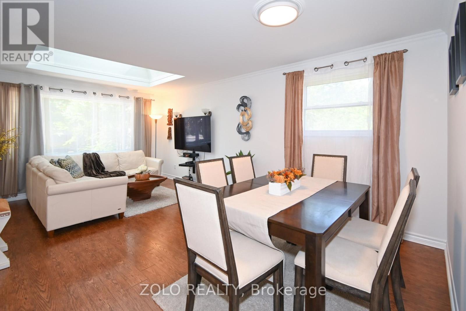 17 Glenfield Crescent, Toronto (O'connor-Parkview), Ontario  M4B 2Y1 - Photo 3 - E11836221