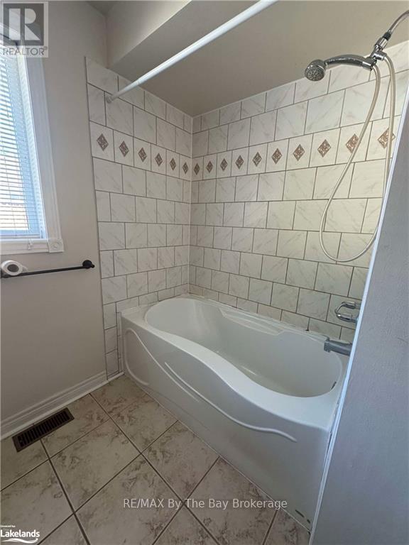 51 Smallman Drive, Wasaga Beach, Ontario  L9Z 1L3 - Photo 10 - S10895483