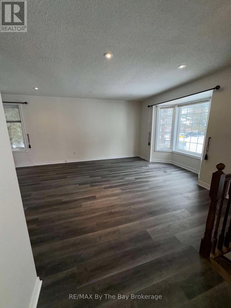 51 Smallman Drive, Wasaga Beach, Ontario  L9Z 1L3 - Photo 4 - S10895483