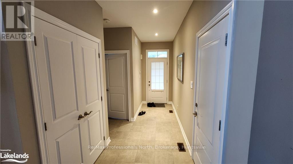 11 Prescott Crescent, Bracebridge (Monck (Bracebridge)), Ontario  P1L 0B7 - Photo 10 - X10437924