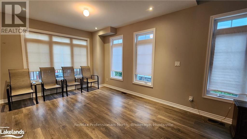 11 Prescott Crescent, Bracebridge (Monck (Bracebridge)), Ontario  P1L 0B7 - Photo 5 - X10437924