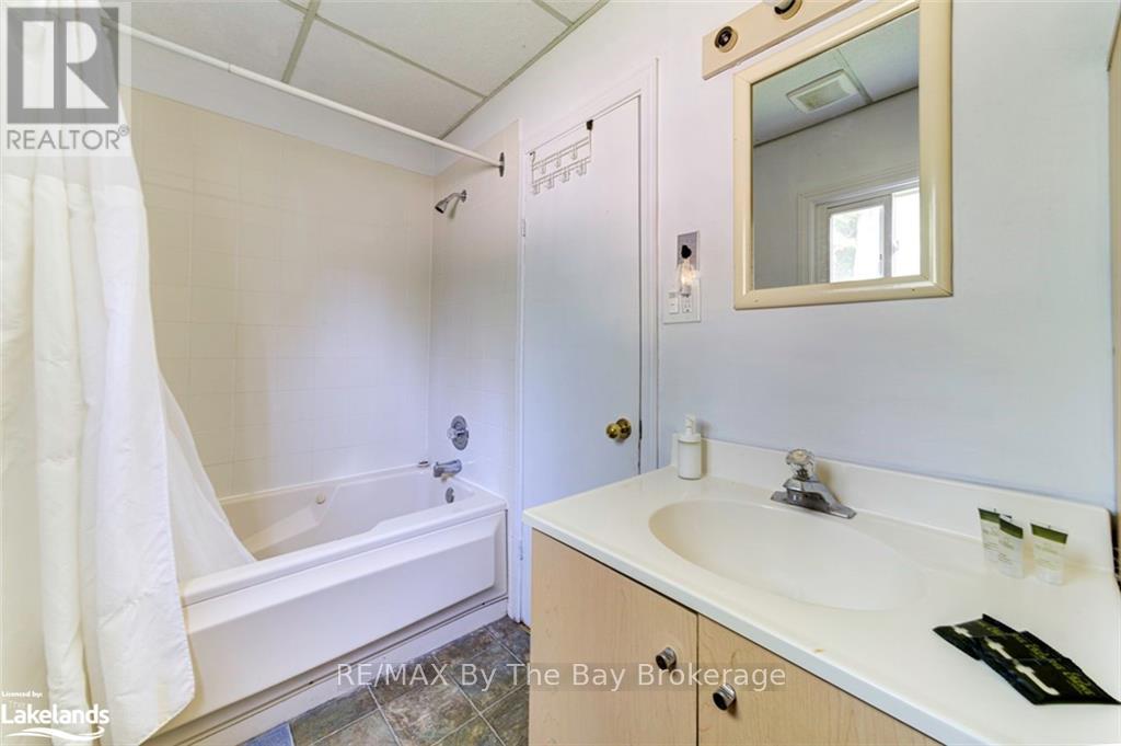 1600 Mosley Street, Wasaga Beach, Ontario  L9Z 2A2 - Photo 20 - S10434845