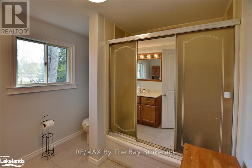 25 Ayling Reid Court, Wasaga Beach, Ontario  L9Z 2G5 - Photo 8 - S10437754