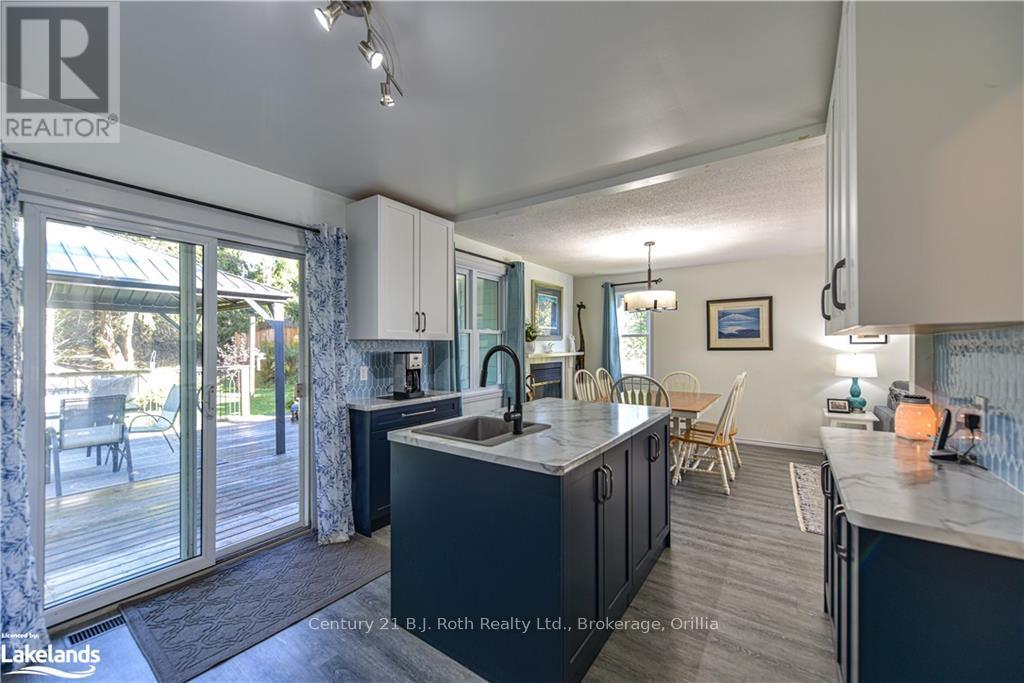 8 Agnes Street, Oro-Medonte (Moonstone), Ontario  L0K 1N0 - Photo 11 - S10439075