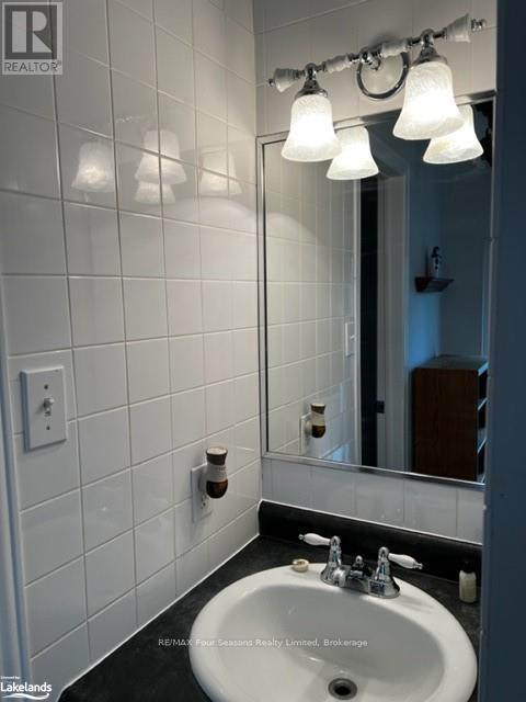 1055 Mosley Street, Wasaga Beach, Ontario  L9Z 2G7 - Photo 10 - S10439351