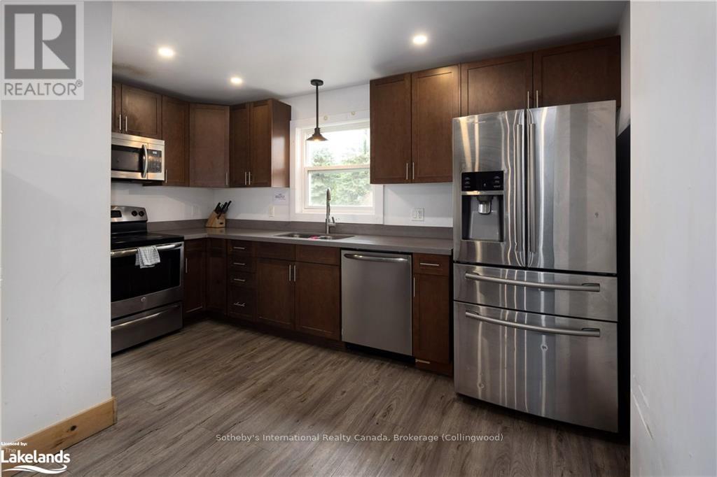 210 Arlberg Crescent, Blue Mountains, Ontario  L9Y 0M1 - Photo 5 - X10434871