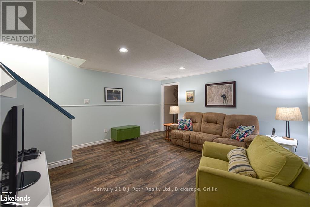 8 Agnes Street, Oro-Medonte (Moonstone), Ontario  L0K 1N0 - Photo 30 - S10439075