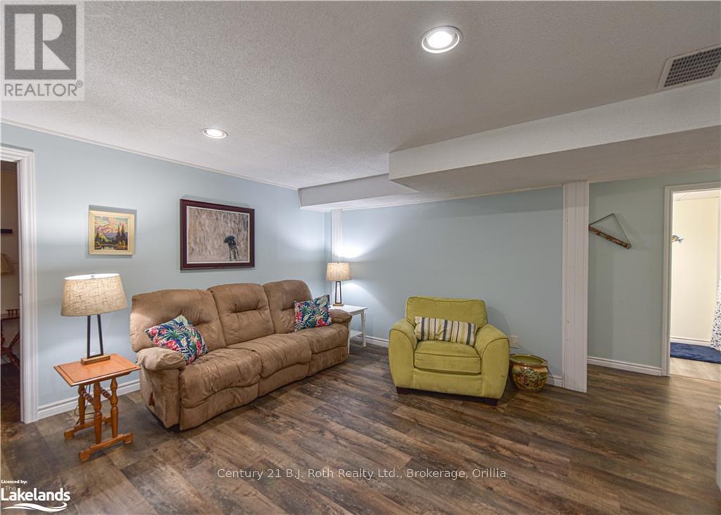 8 Agnes Street, Oro-Medonte (Moonstone), Ontario  L0K 1N0 - Photo 31 - S10439075