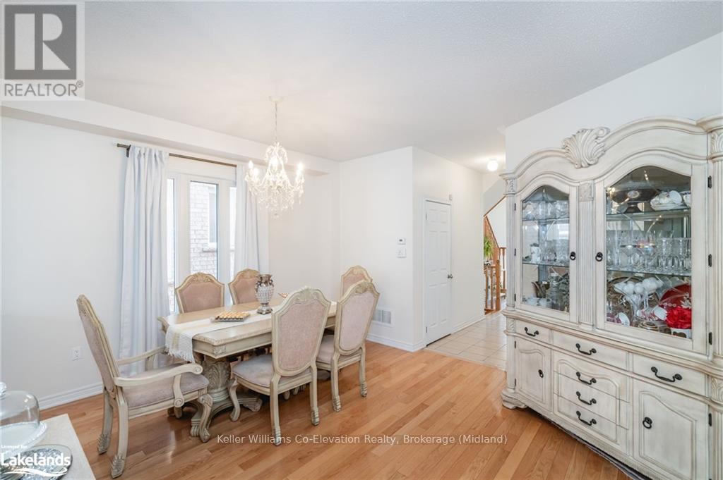 26 Homerton Avenue, Richmond Hill, Ontario  L4E 0W2 - Photo 4 - N10437405