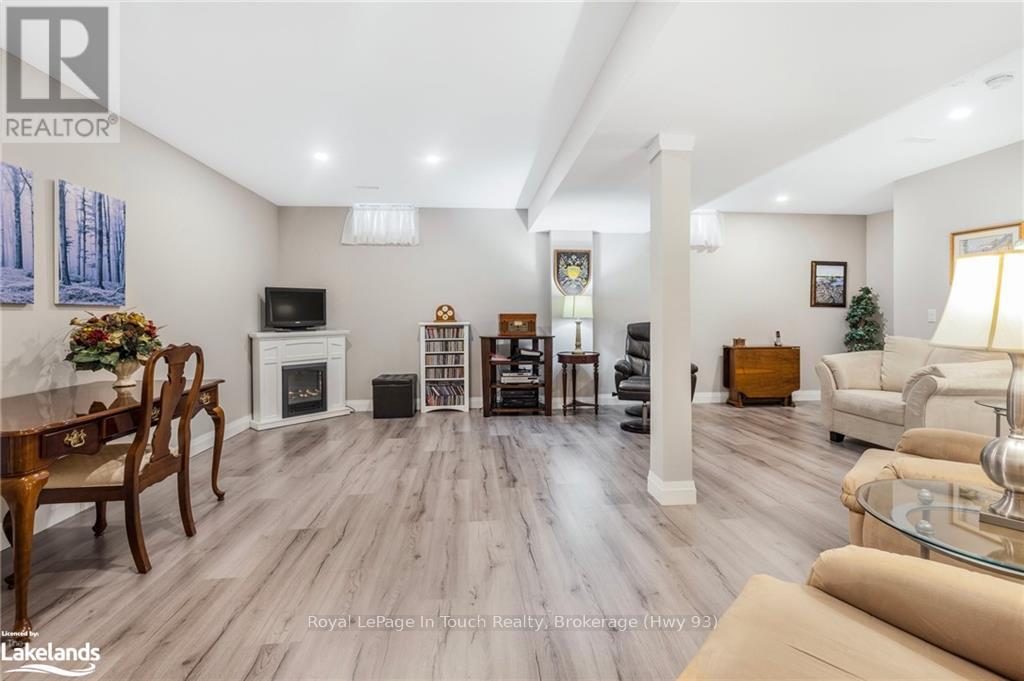 13 Hewson Street, Penetanguishene, Ontario  L9M 0V7 - Photo 12 - S10438429