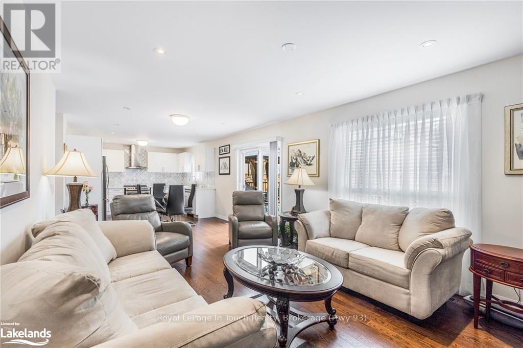 13 Hewson Street, Penetanguishene, Ontario  L9M 0V7 - Photo 6 - S10438429