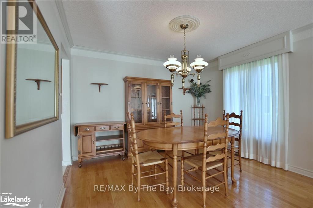 28 Fairway Crescent, Wasaga Beach, Ontario  L9Z 1B9 - Photo 10 - S10438725