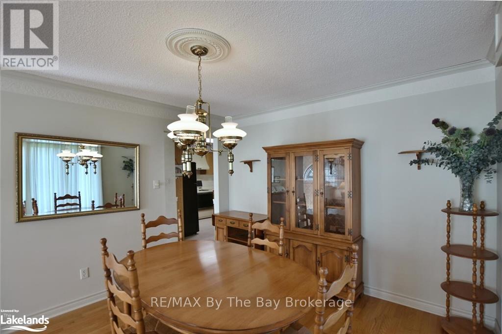 28 Fairway Crescent, Wasaga Beach, Ontario  L9Z 1B9 - Photo 11 - S10438725