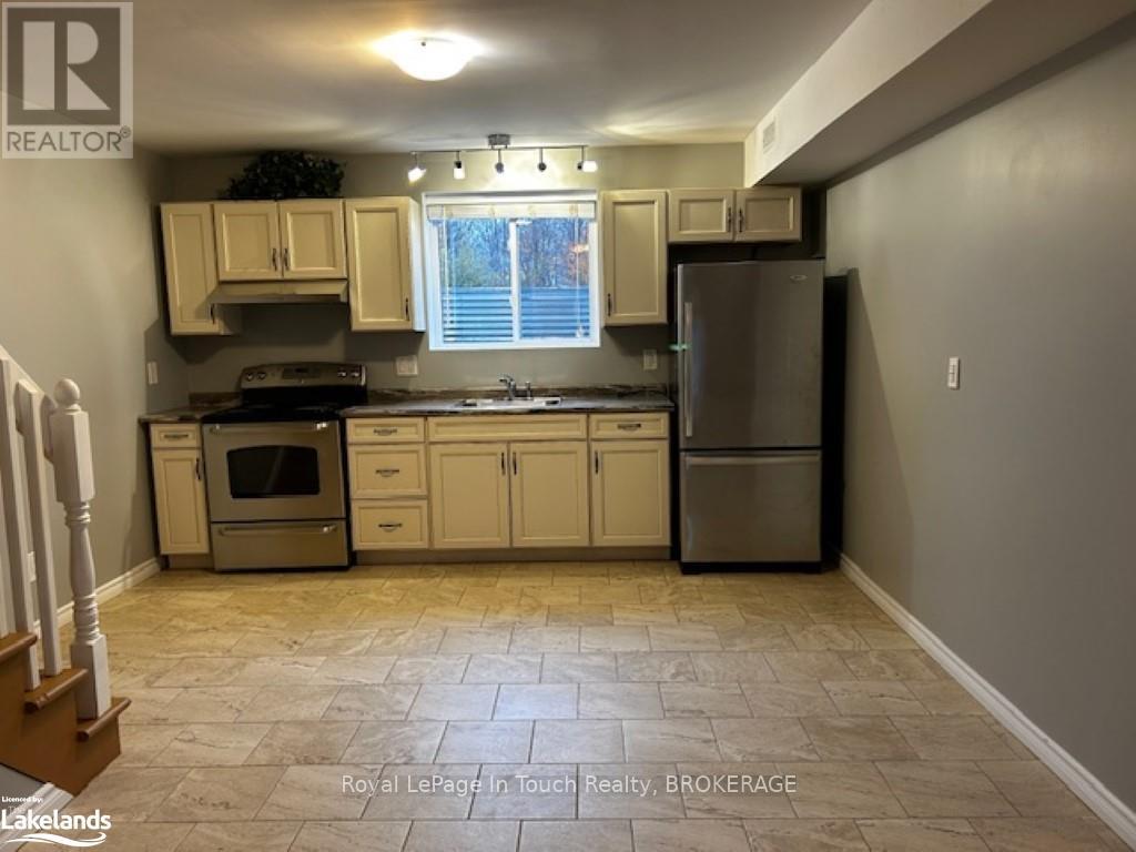 687 Montreal St, Midland, Ontario  L4R 1G5 - Photo 13 - S10439055