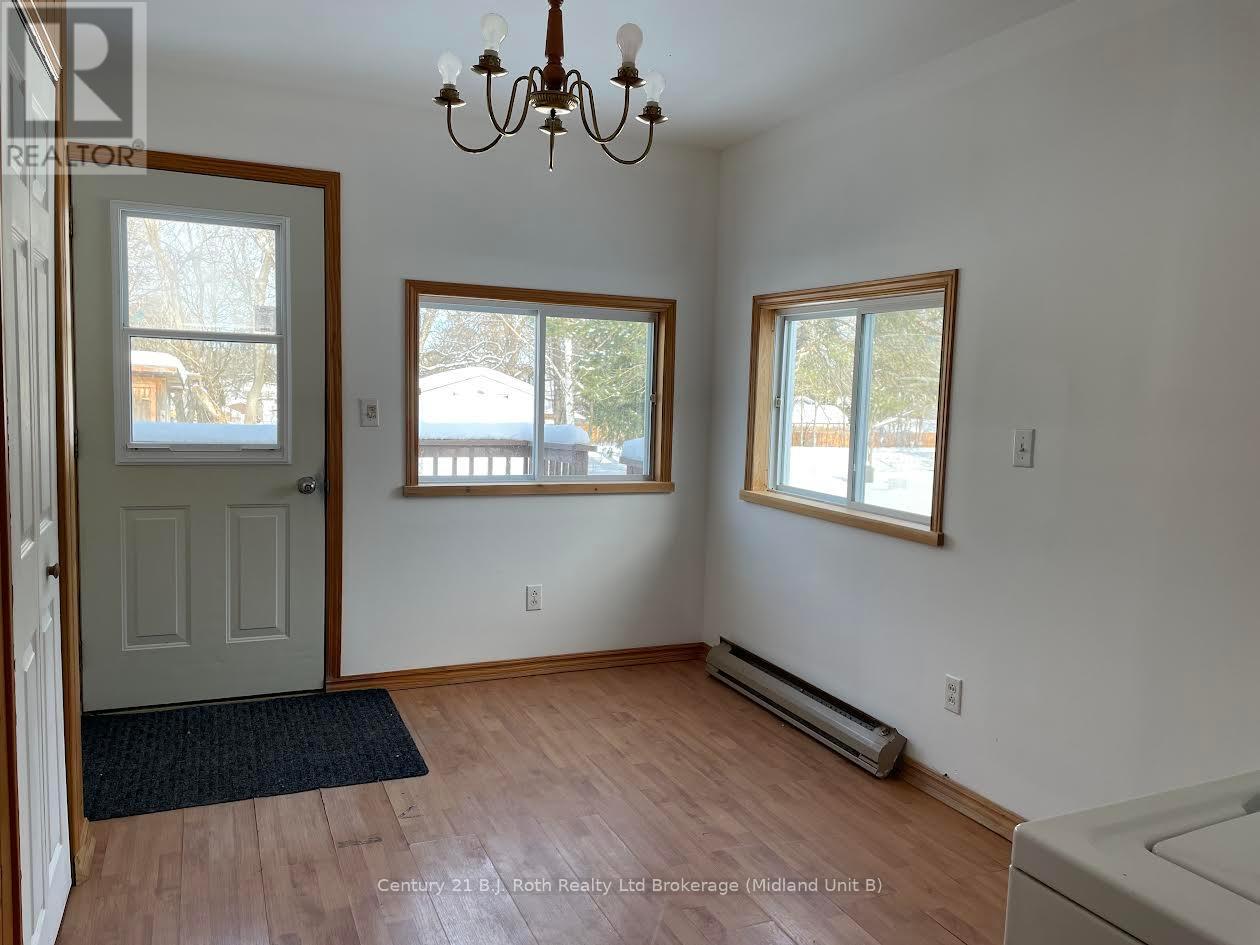 9 Mountain Avenue, Tay (Waubaushene), Ontario  L0K 2C0 - Photo 15 - S10440350