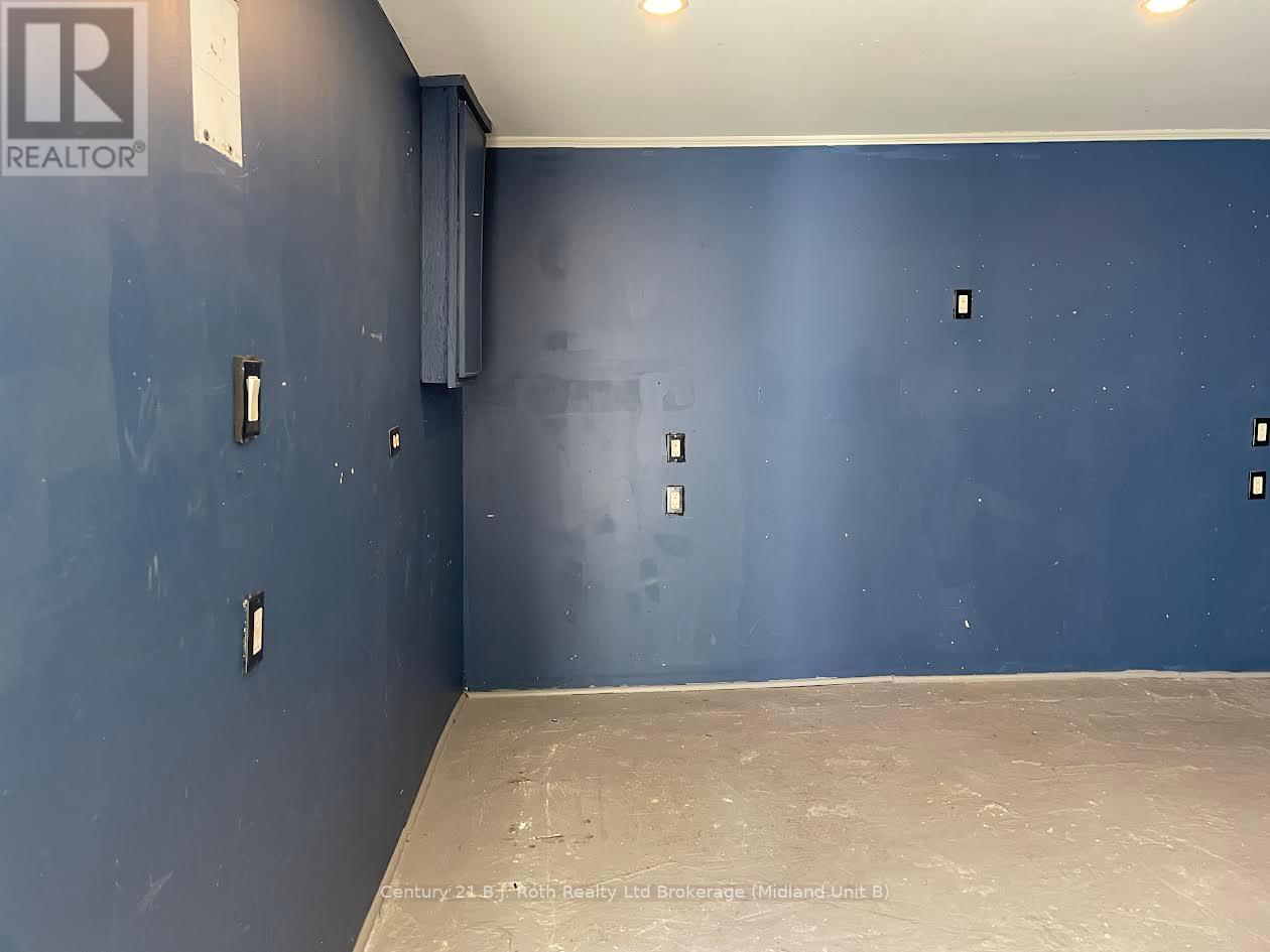 9 Mountain Avenue, Tay, Ontario  L0K 2C0 - Photo 18 - S10440350