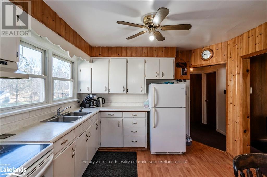 9 Mountain Avenue, Tay, Ontario  L0K 2C0 - Photo 8 - S10440350