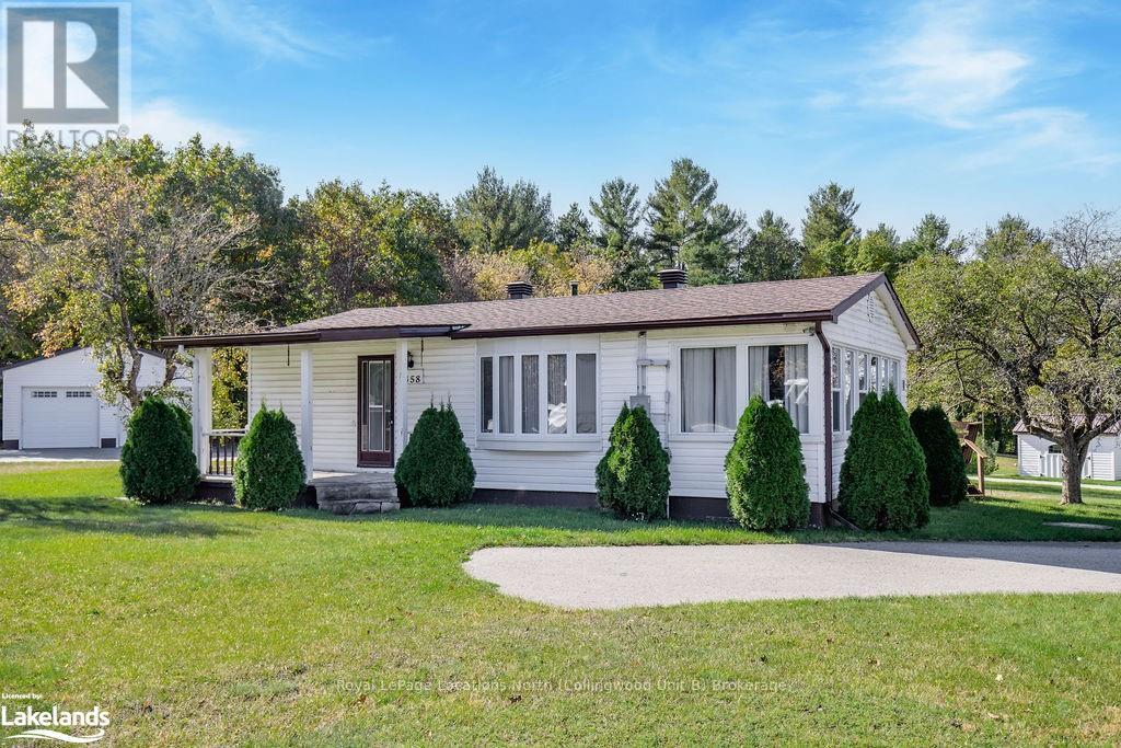 5358 Penetanguishene RoadSpringwater, Ontario  L0L 1P0 - Photo 2 - S10438693