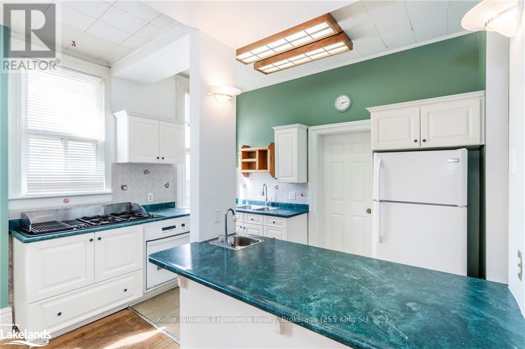 1 Simcoe Street, Penetanguishene, Ontario  L9M 1V2 - Photo 25 - S10435687