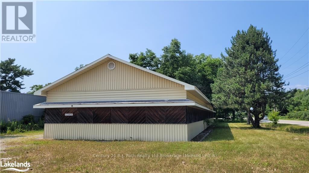 23 Laurier Road, Penetanguishene, Ontario  L9M 1G8 - Photo 3 - S10437774