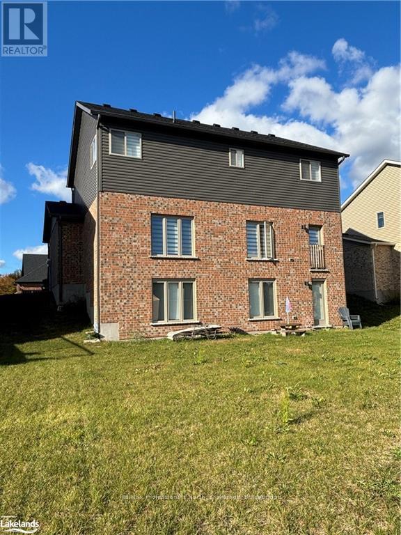 29 Woodstream Drive, Huntsville, Ontario  P1H 0B7 - Photo 4 - X10437533