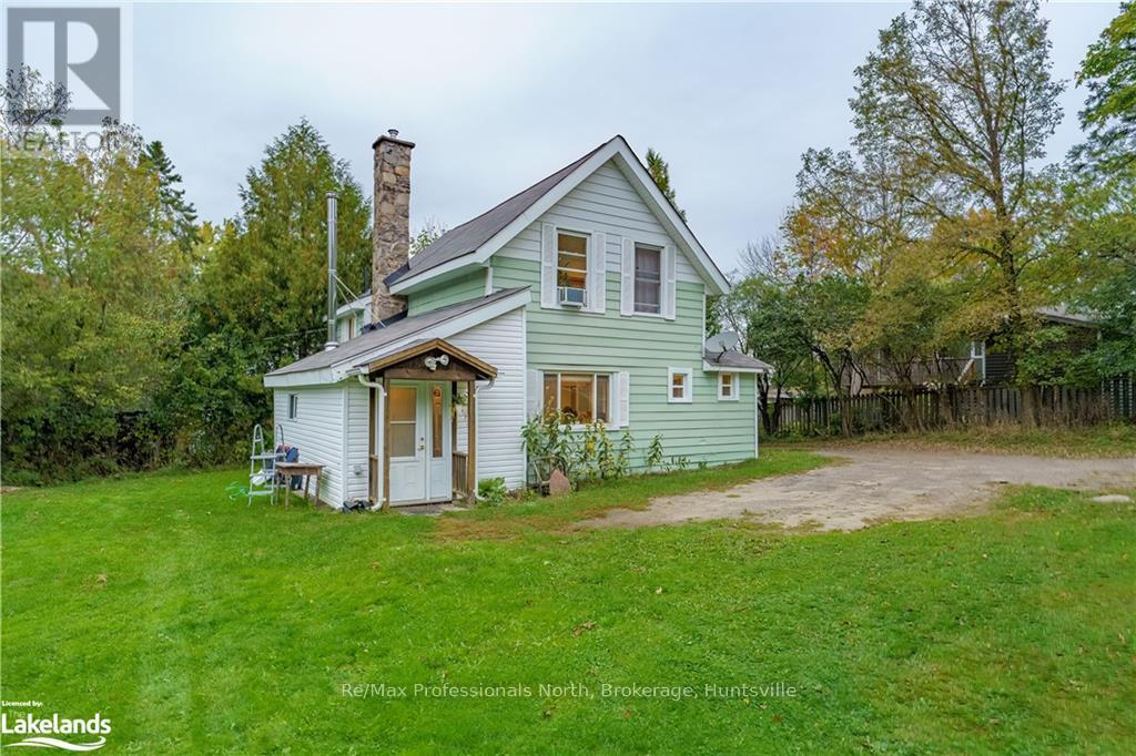 4 Stocking Lane, Huntsville, Ontario  P1H 1V4 - Photo 1 - X10438340