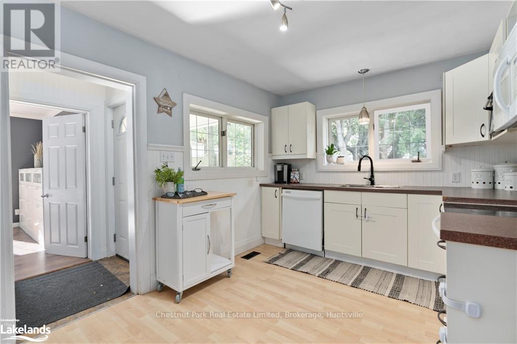 3 Cora Street E, Huntsville, Ontario  P1H 1T5 - Photo 3 - X10437119