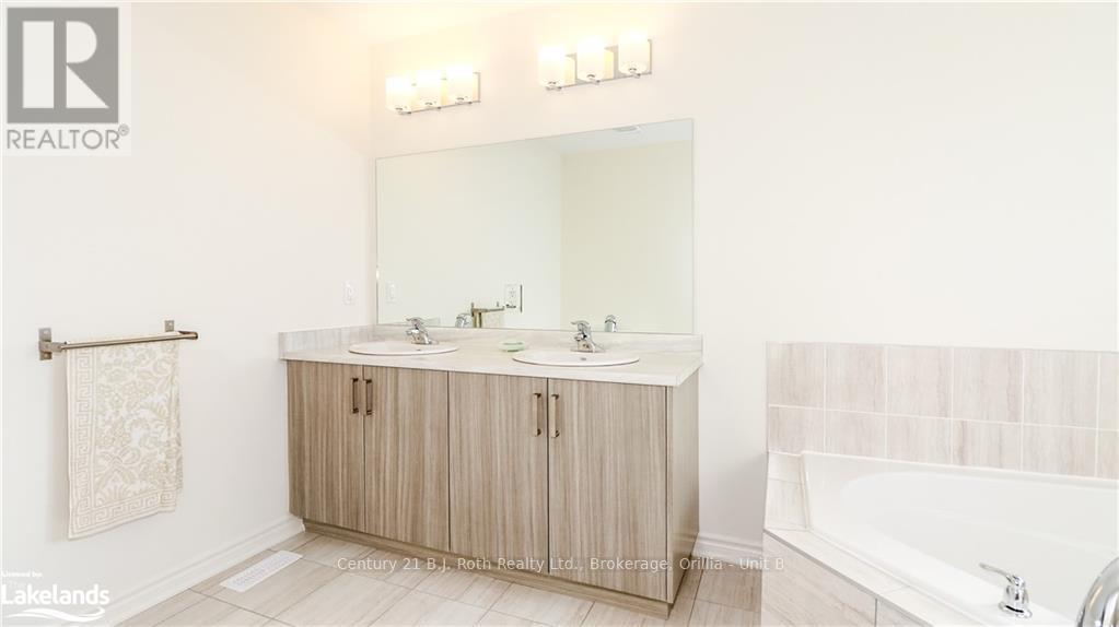 243 Mckenzie Drive, Clearview, Ontario  L0M 1S0 - Photo 9 - S10439688