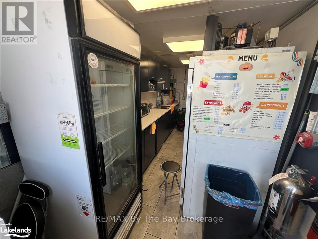 8 - 10 Main W/s Street, Wasaga Beach, Ontario  L9Z 2K3 - Photo 13 - S10439833