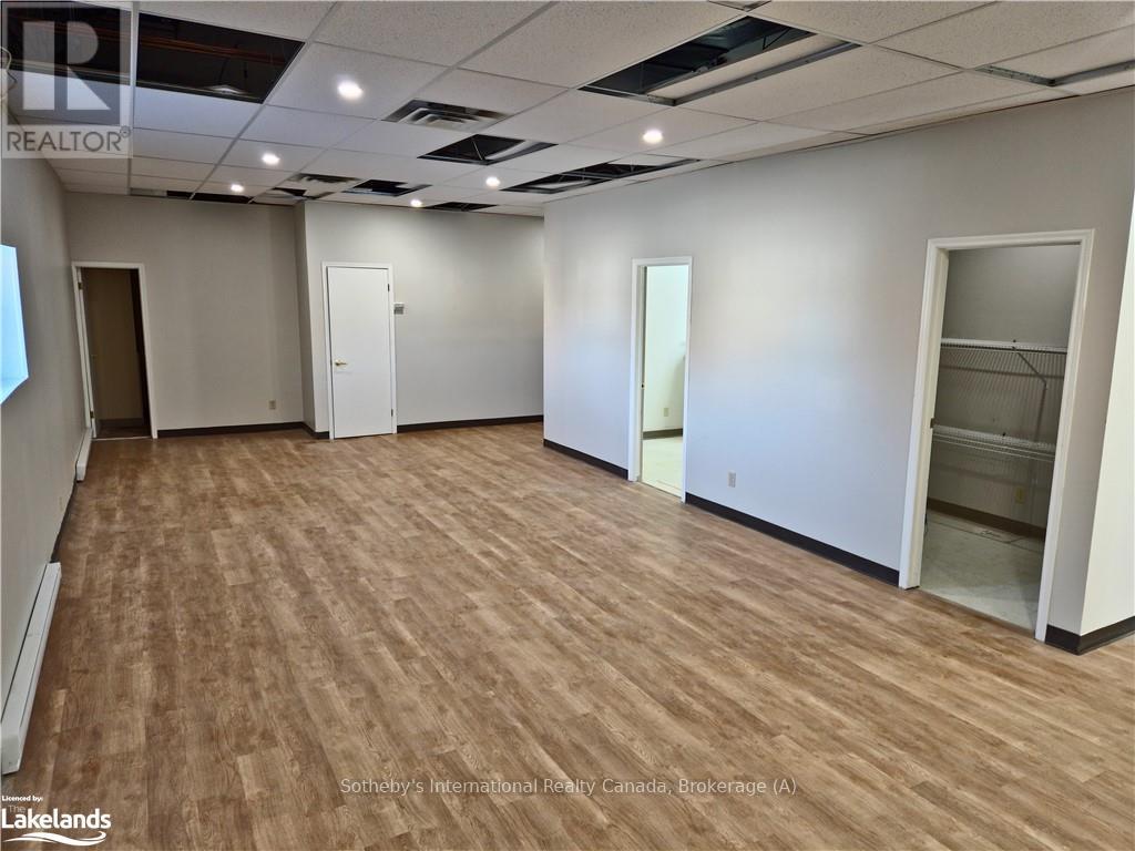 101 Main Street, Penetanguishene, Ontario  L9M 1S9 - Photo 8 - S10894563