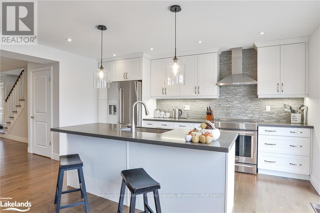 83 Douglas Drive, Bracebridge, Ontario  P1L 0L3 - Photo 2 - X10438700