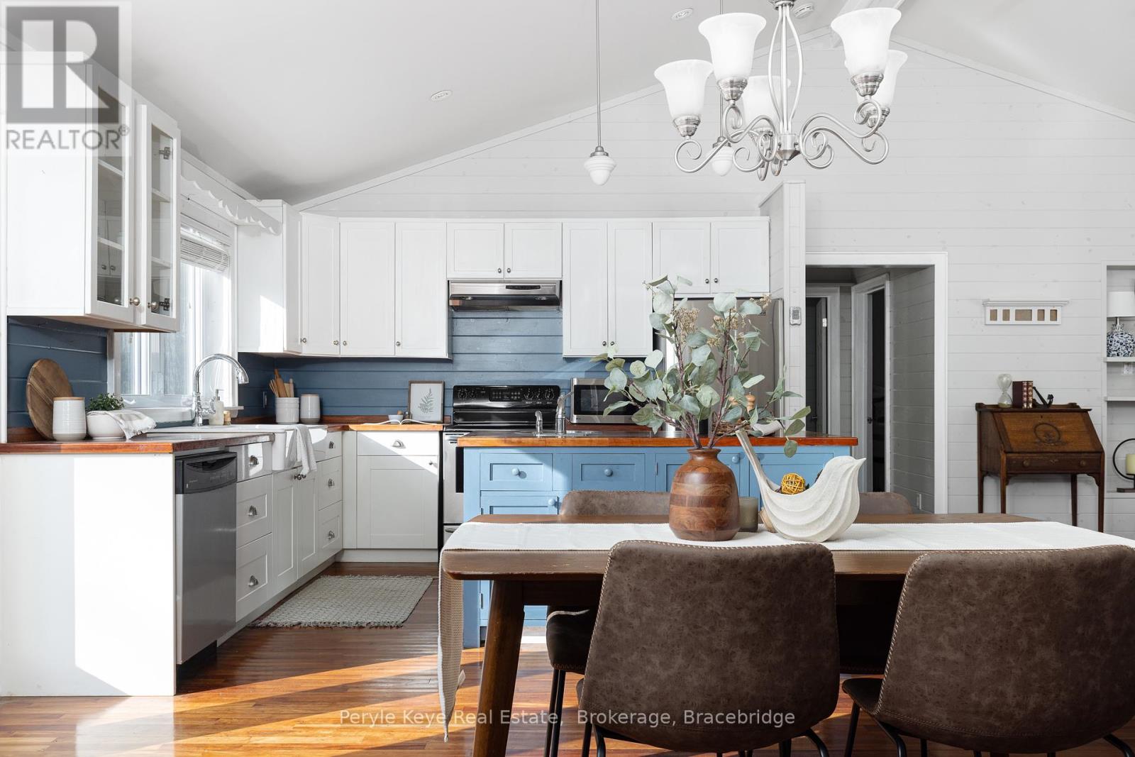 1165 Walker Lake Drive, Lake Of Bays (Sinclair), Ontario  P1H 2J6 - Photo 23 - X10438934