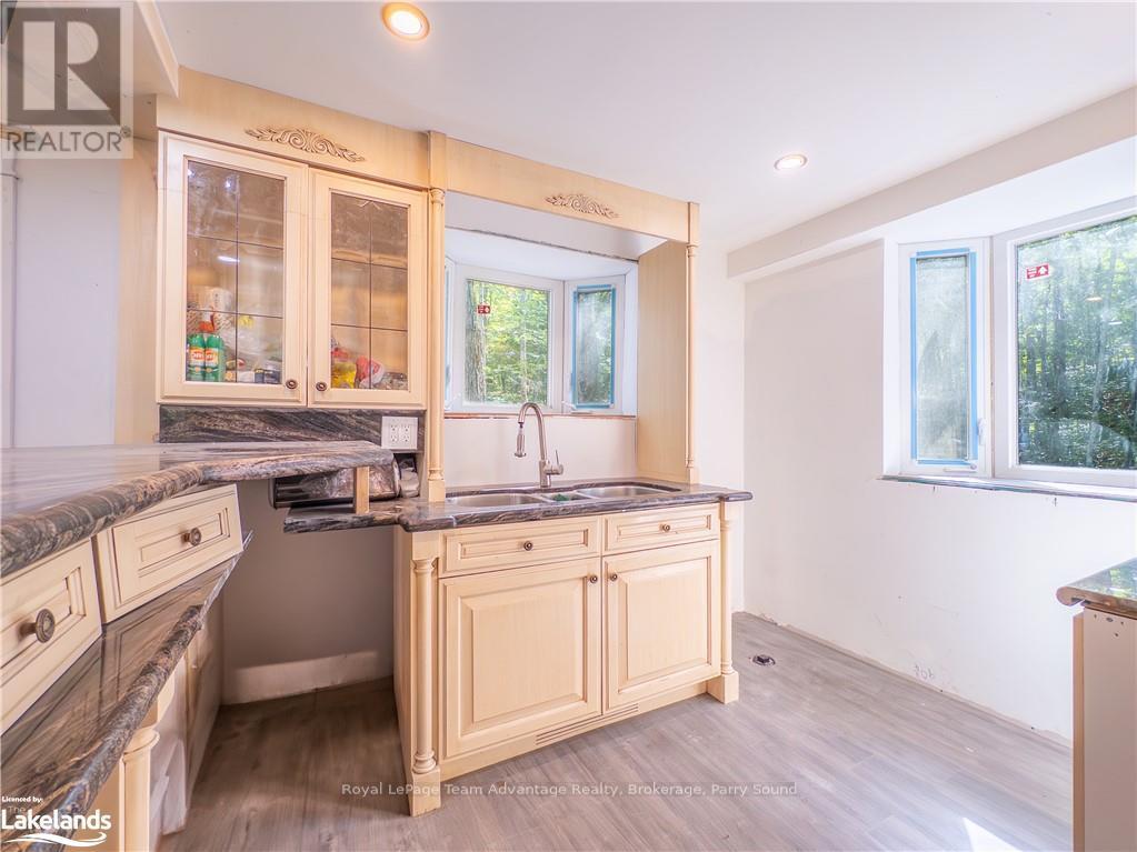 16 Long & Winding Road, Seguin, Ontario  P2A 2W8 - Photo 10 - X10439004