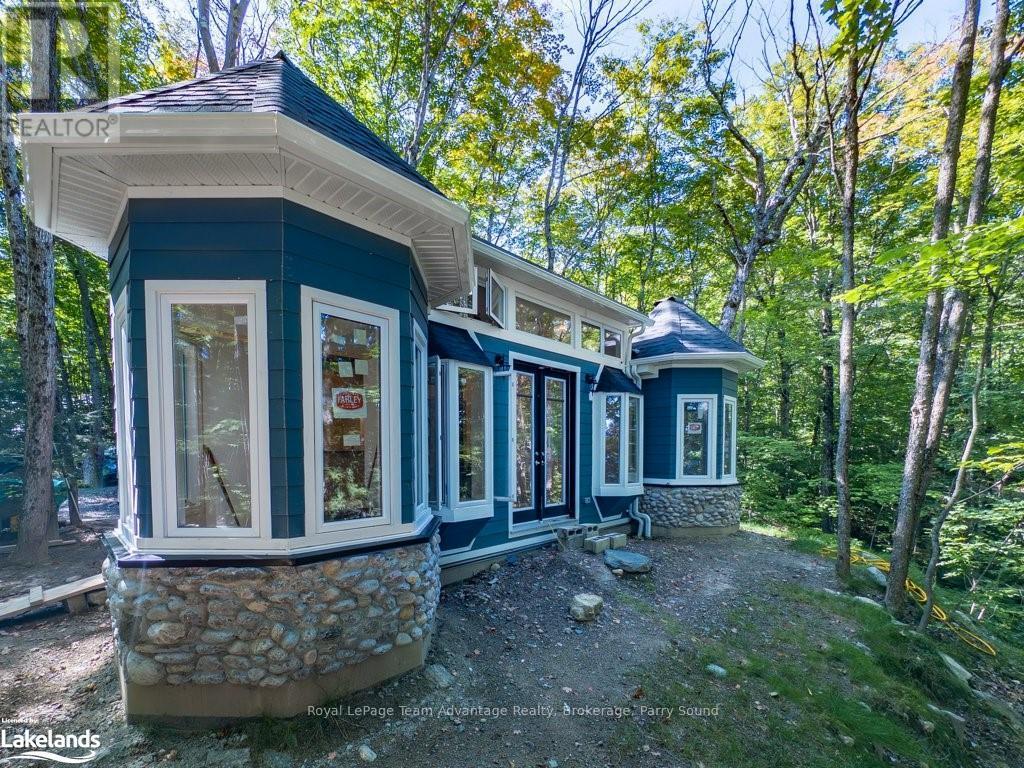 16 Long & Winding Road, Seguin, Ontario  P2A 2W8 - Photo 7 - X10439004